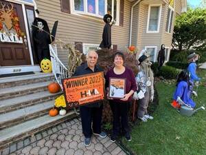 Carousel image d5536ec9c0dcb67e9ed6 hhma halloween winner frank and mary ann blunda 510 henry street