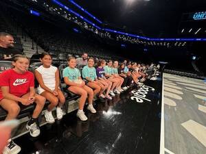 Carousel image dcbbf8454977f872e1df hh players courtside