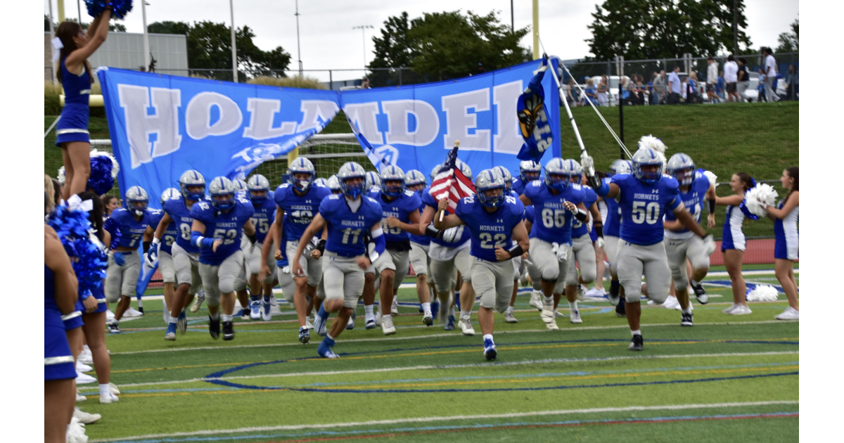 Football Holmdel Shuts Out Manasquan, 410 Holmdel & Colts Neck, NJ