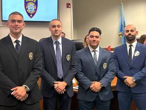 Carousel image 043d53ee314ac1174eb7 hillspixpolice4newcops1224