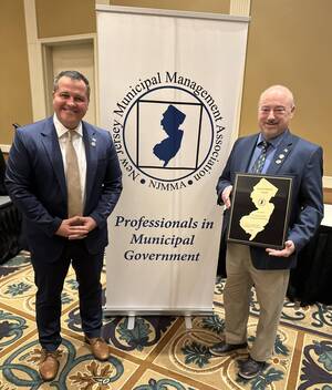 Carousel image 186b7da638262135fa37 hillspixbrittingciccarelliac