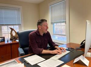 Carousel image 468eb76e0282f238e91f hillspixzwickerlocaloffice