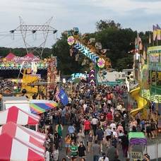 Carousel image be7ebb881a8523d253c6 hillspixrotaryfair2024dronecrowdaerialrotaryphoto