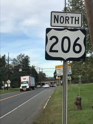 Carousel image c5f52d8ef5278d1b1e05 hillspixroute2061sign
