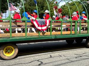 Carousel image e6033cfdf1a7f1cf73af hillspixmemparade2025rockettes