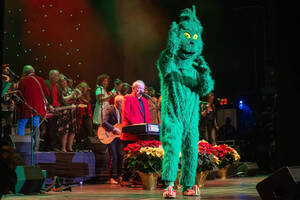 Carousel image 4a505763c9e030f01c4d holiday express count basie 2023 9600