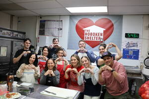 Carousel image edddb83c223b3c0071cd hudson gives hoboken shelter group volunteers