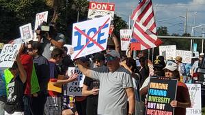 Carousel image 59b50fae8d0362b88337 ice protesters 7