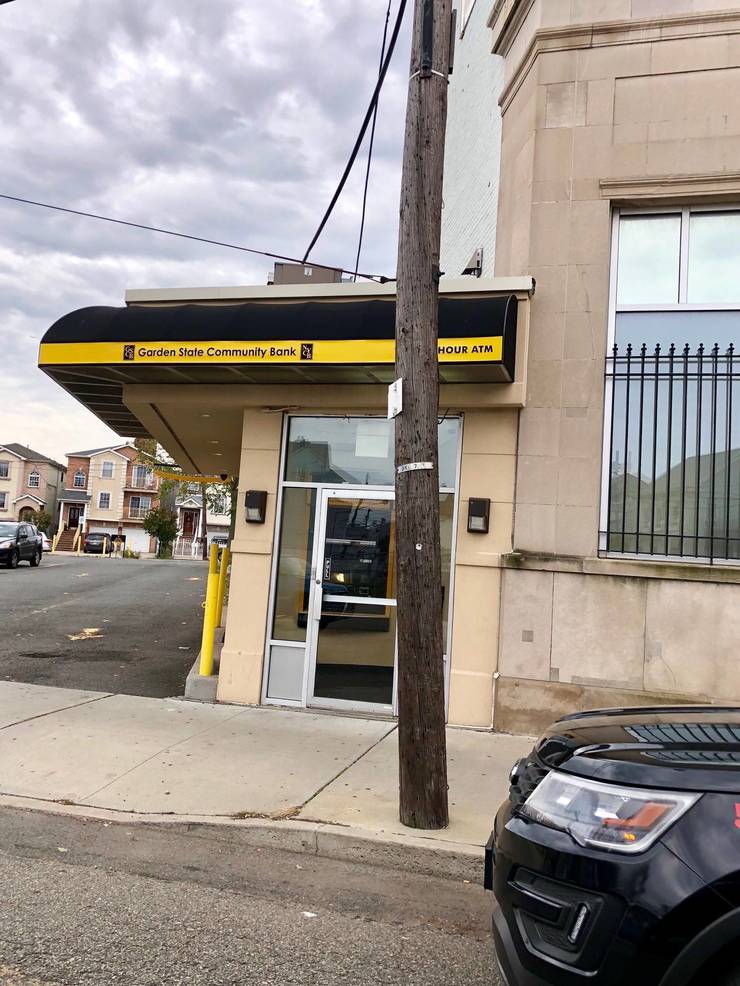 Person Claiming To Have A Bomb In Back Pack Attempts To Rob