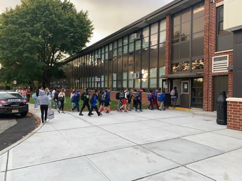 Memorial Middle School Back Students for First Day of In