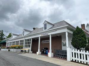 Carousel image 1f1fa2 top hop