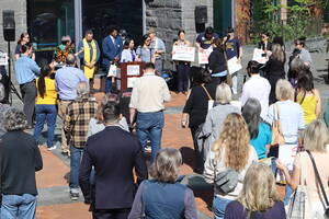 Carousel image 27909e ucks county justice center protest