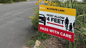 Carousel image 39d0be safe passing law lawn sign