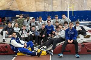 Carousel image 4e8cff estfield igh chool boys indoor track and field