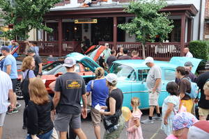 Carousel image 526e14 oylestown at usk car show