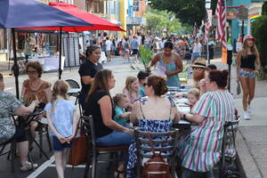 Carousel image 654d86 doylestown block party east state street