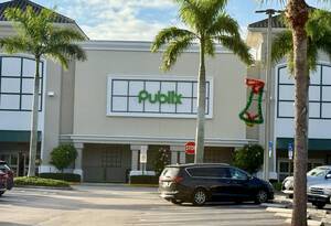 Carousel image 6c55f2 ublix at ample oad in oral prings