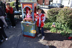 Carousel image 78982e oylestown s pooktacular ostume ontest arade