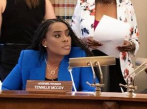 Carousel image c16ac3d7cca28f52385f image