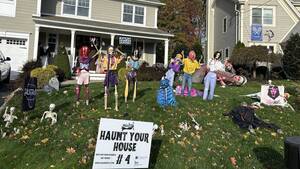 Carousel image c84bc0 aunt our ouse alloween ddams est