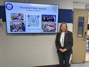 Carousel image cc3e3c ary nn c ann