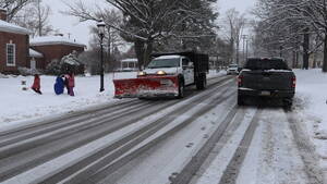 Carousel image cd8295 entral ucks chool istrict snow day