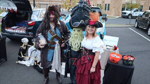 Carousel image d9cab6 oooroough ash trunk or treat