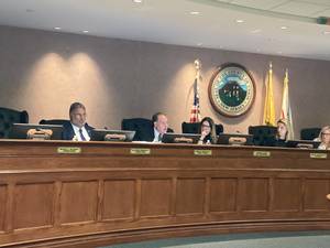 Carousel image dd2111 nion ounty ommissioners