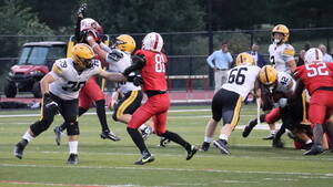 Carousel image eaa597 est high school football