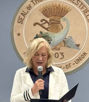 Carousel image f5e748 ayor helley rindle