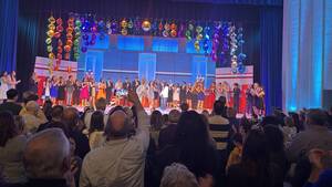 Carousel image f7ec79 estfield igh chool musical he rom