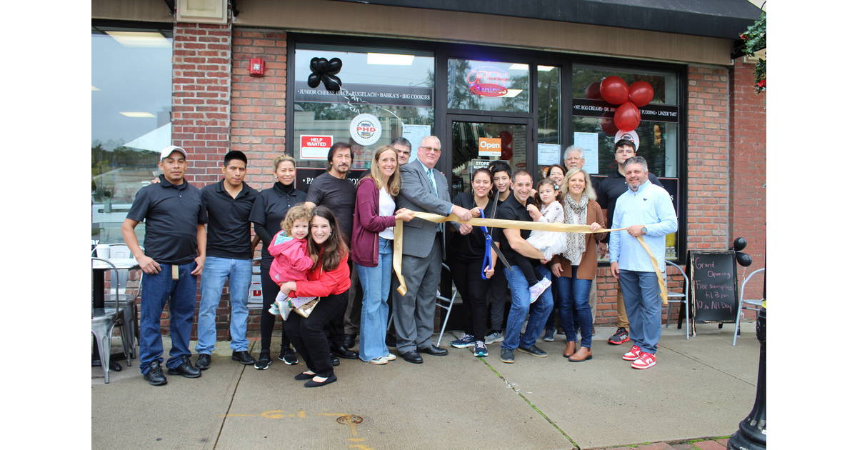 Pastrami House Celebrates Grand Opening in New Providence with Ribbon