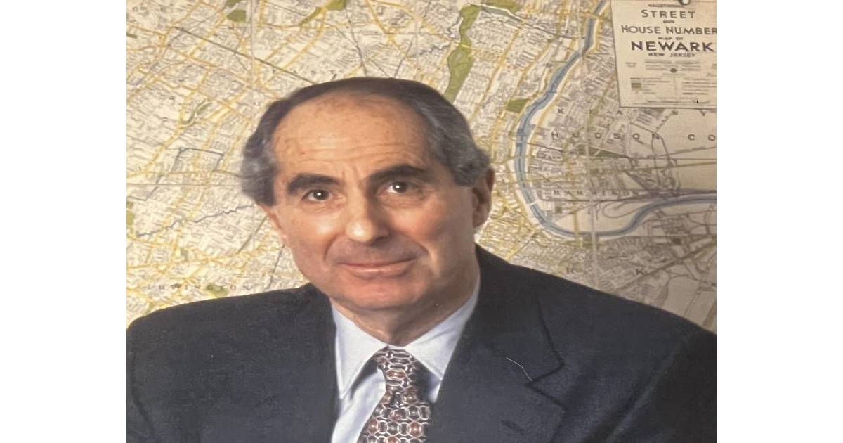 Roth Fans In Newark Celebrate Literary Giant's Legacy and Relevancy ...