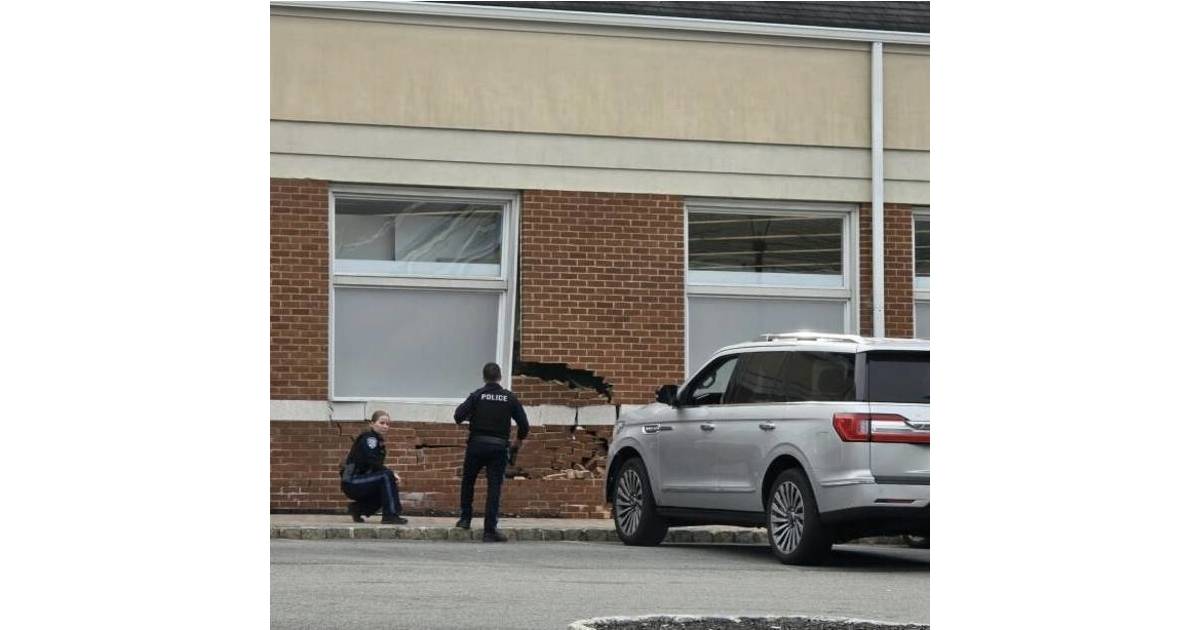 Vehicle Crash at Allen Road Walgreens in Basking Ridge Prompts ...