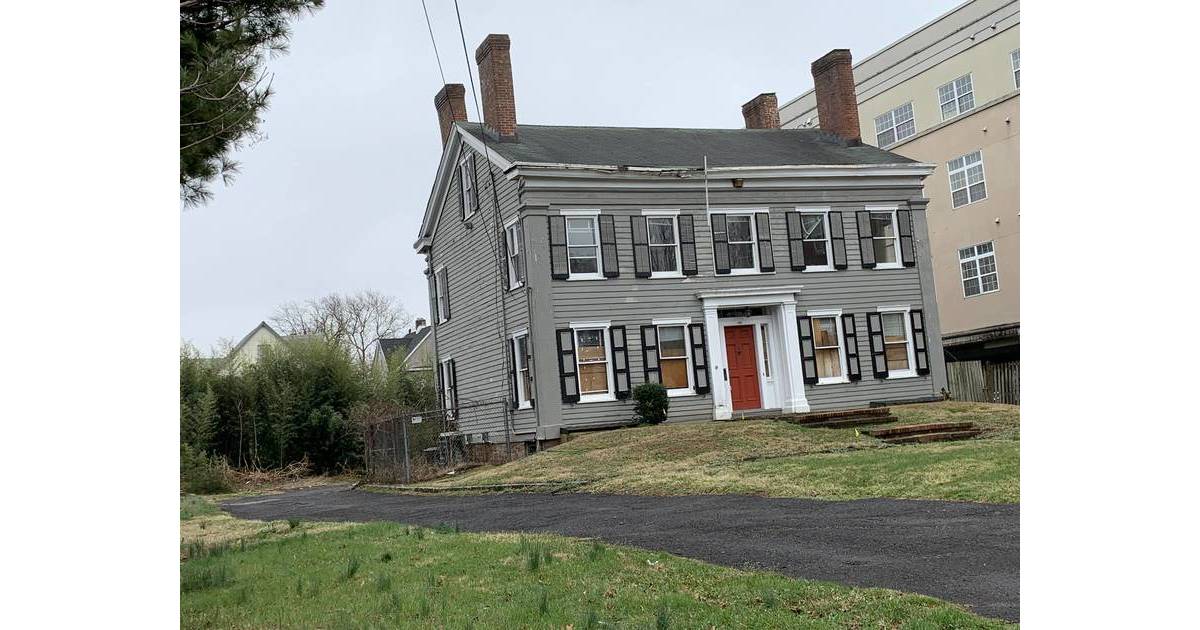 Applicant for 408412 East Front Street Seeking Variances, Site Plan