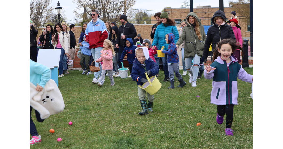 Doylestown S Second Annual Easter Egg Hunt Brings Out Hundreds Of Kids