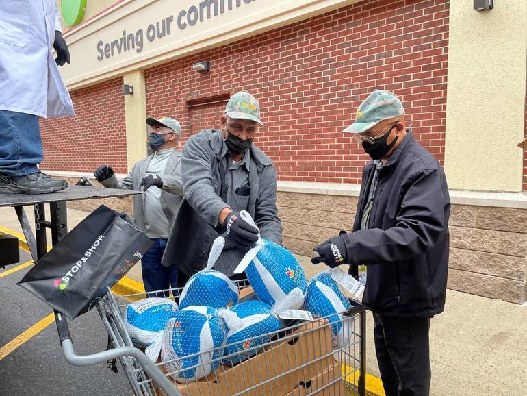 Stop & Shop's Turkey Express Program Donates 1,000 Thanksgiving Turkeys to Feeding Westchester ...