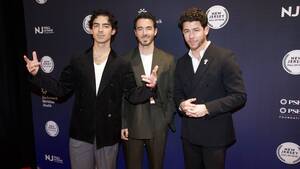 Carousel image clone 1669085 86eccc8d4345e0560c66 jonasbrothers