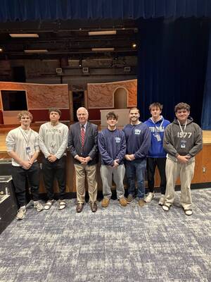 Carousel image 8f7078f4a93faebbc26b judge b pic