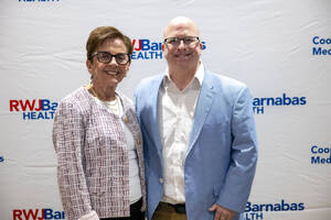 Carousel image clone 1726145 31251bec2dcb567a88d7 kidneyversary 012