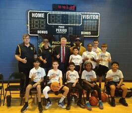 Carousel image 836eb1ec0e7d2cd72bd0 knicks basketball cr twp