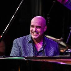 Carousel image 28995f0dbe82a03b4e68 larry fuller by mark sheldon