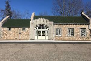 Carousel_image_3e492fcfbeec27cf53b9_lake_hopatcong_train_station