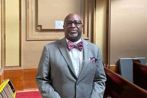 Carousel image 78a1dea0b1c75098a807 larrycrump1200x800