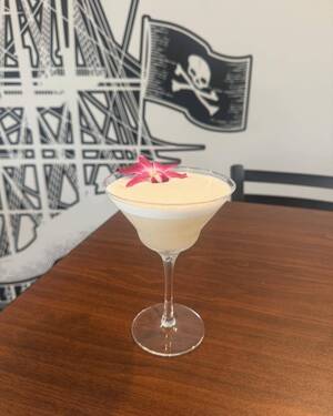 Carousel image 1224e619f7cacb044553 lbi distilling queen of hearts cocktail