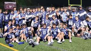 Carousel image b606bc59e0e7c78ab6a6 league champs photo