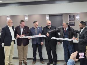 Carousel image da8318d912ea9e41969a lede    the top of the town is back  photo