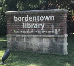 Carousel image 52c9129fabe4a2382ce8 library 3