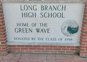 Carousel image 737377d298fcd55b70e0 long branch football