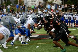 Carousel image 56daf3de16f589bc6b9b lps football 9